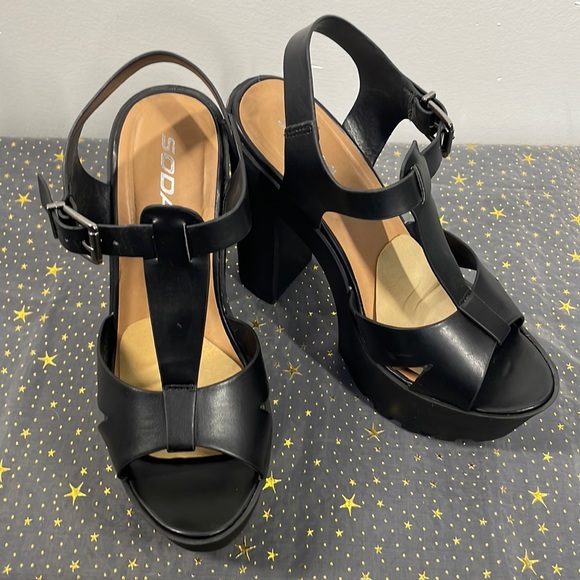 Soda Shoes - Soda Black platform heels